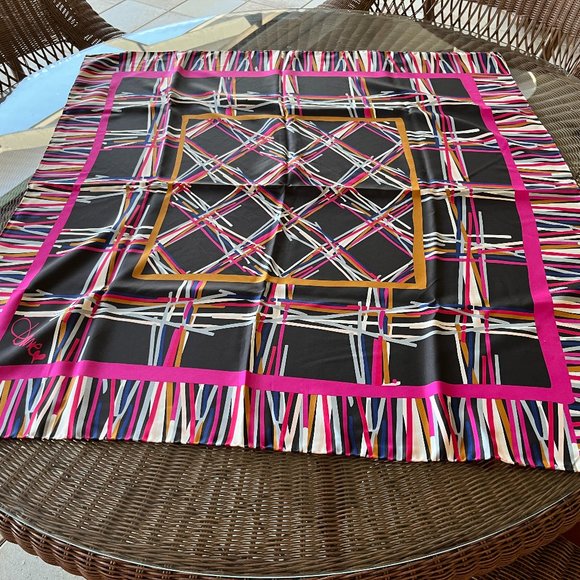 Diane Von Furstenberg Accessories - DIANE VON FURSTENBERG DVF LARGE SILK SCARF. BEAUTIFUL MULTICOLOR SCARF - GREAT!